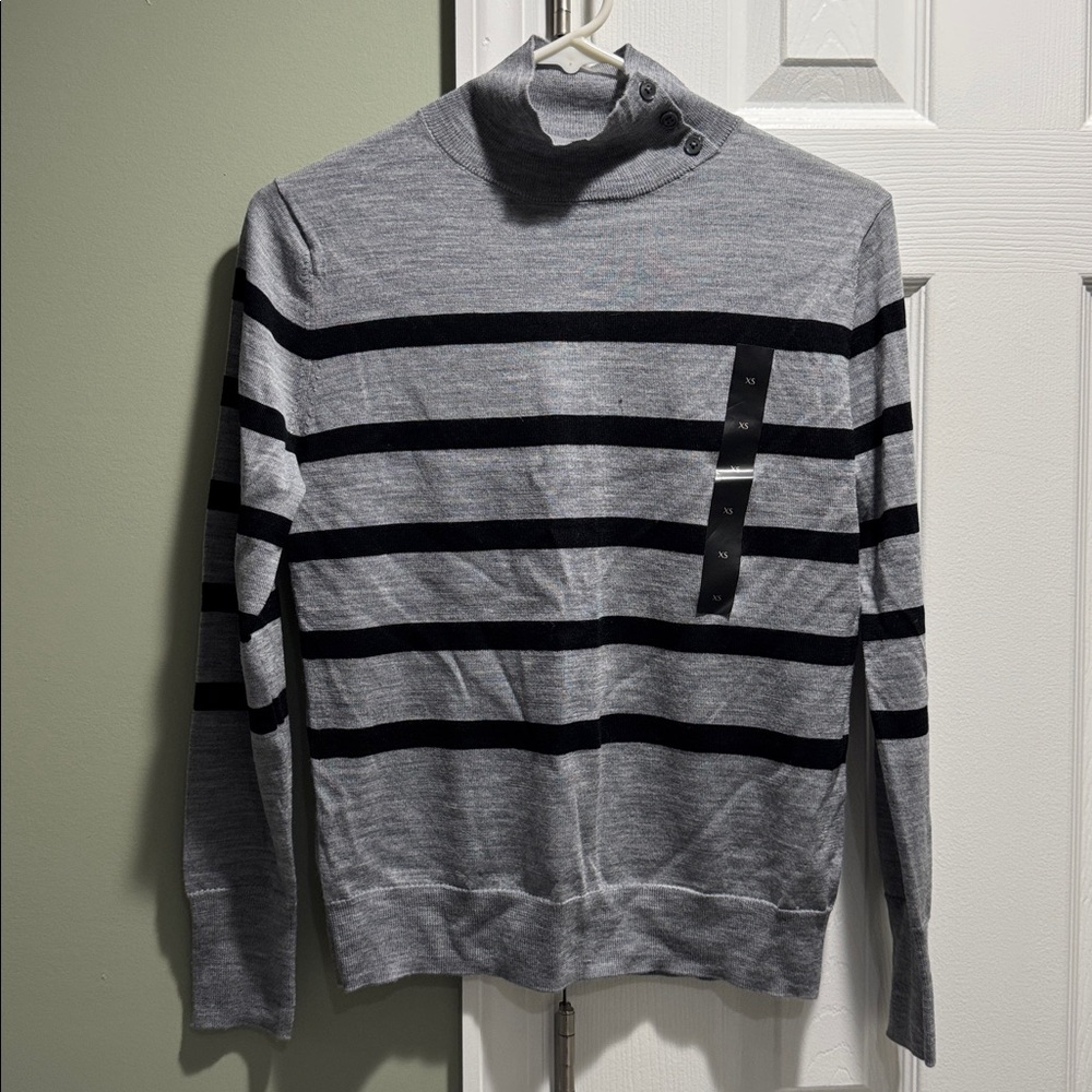 Banana Republic Gray and Black Merino Wool Turtleneck